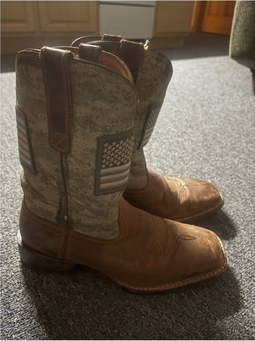 Men's Sz 8 READ Leather ARIAT Western Work Boots Camouflage AMERICAN FLAG
